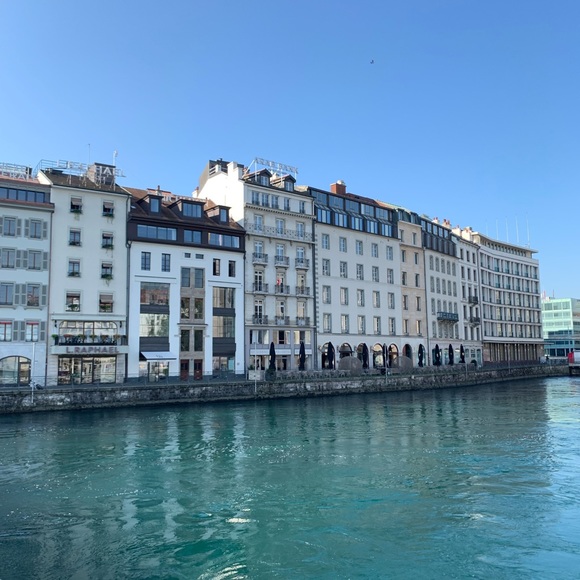 Meet your Posher, Carol - Picture 5 of 7